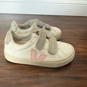 Veja Kids Sneakers - Cream with Pink V Logo